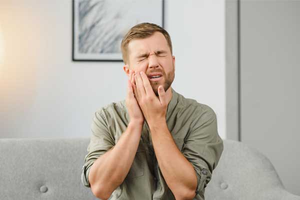آیا ارتودنسی می‌تواند مشکلات TMJ را درمان کند؟